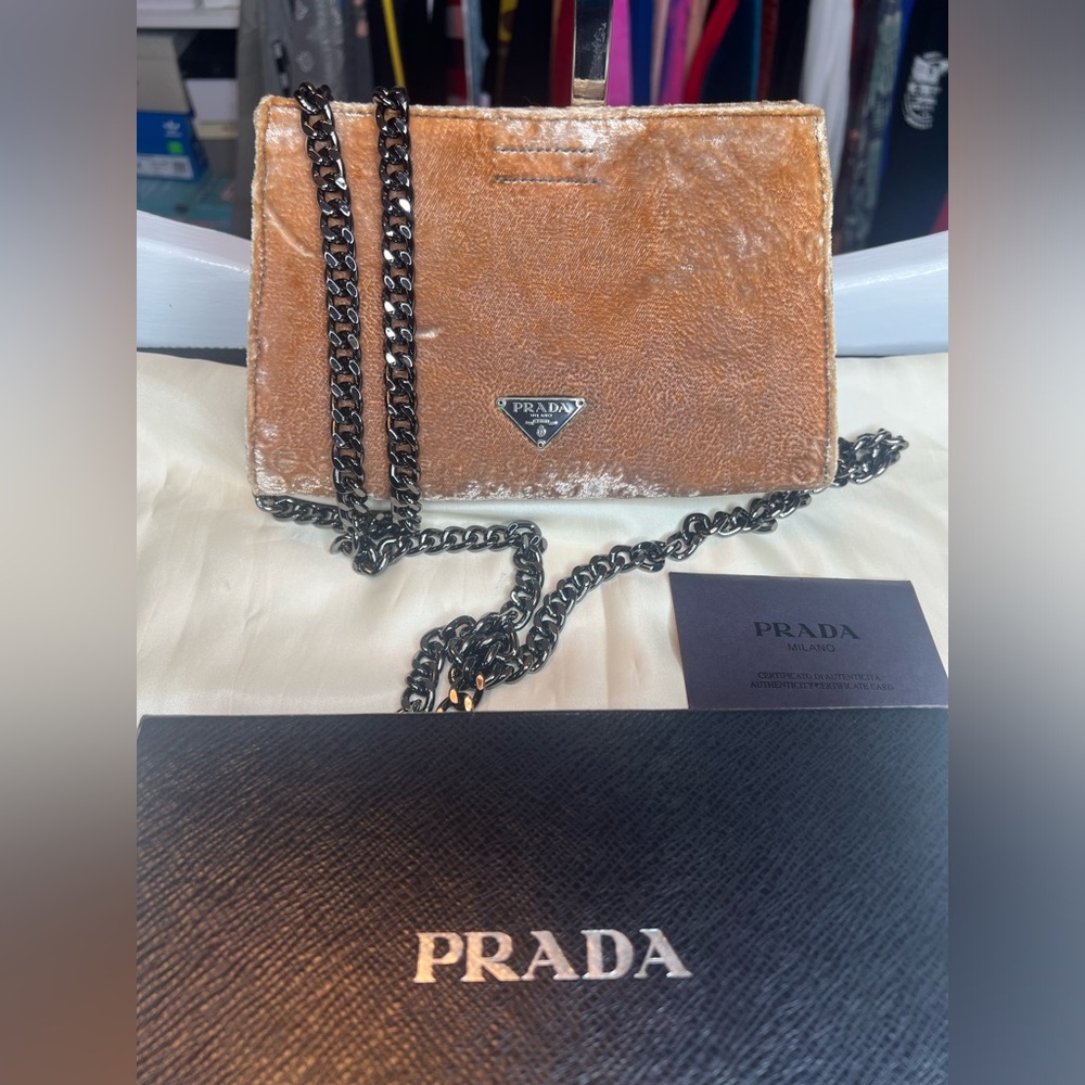 Authentic Prada - Picture 15 of 15